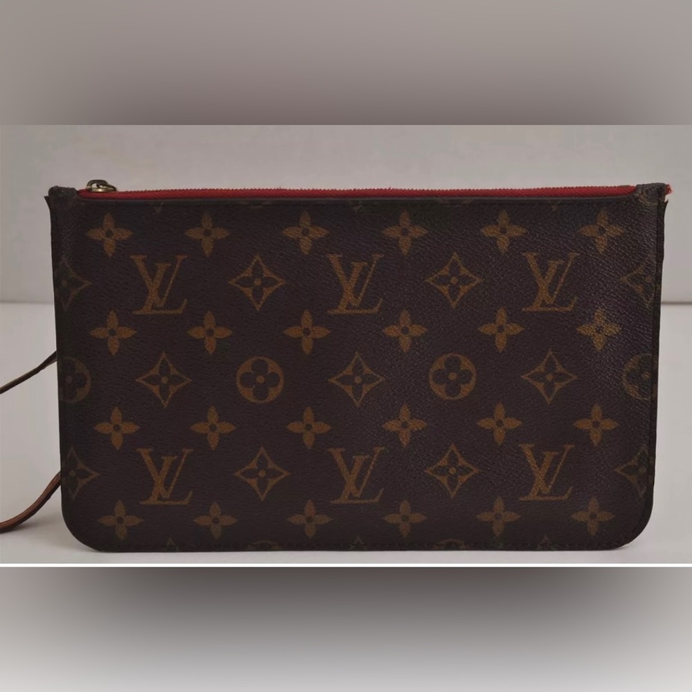Louis Vuitton Neverfull wristlet